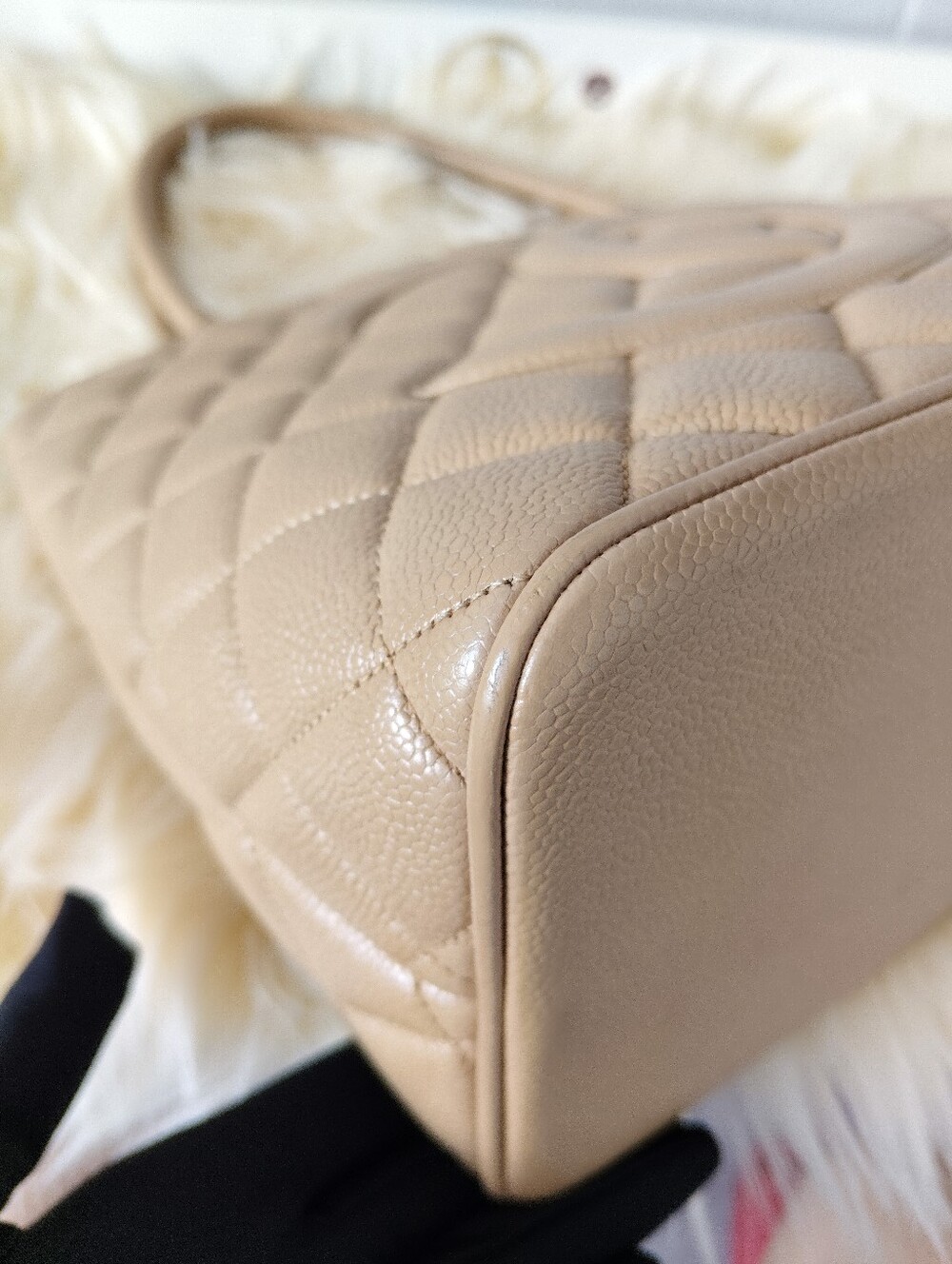 CHANEL Beige Quilted Leather Tote with CC Emblem - Picture 3 of 13
